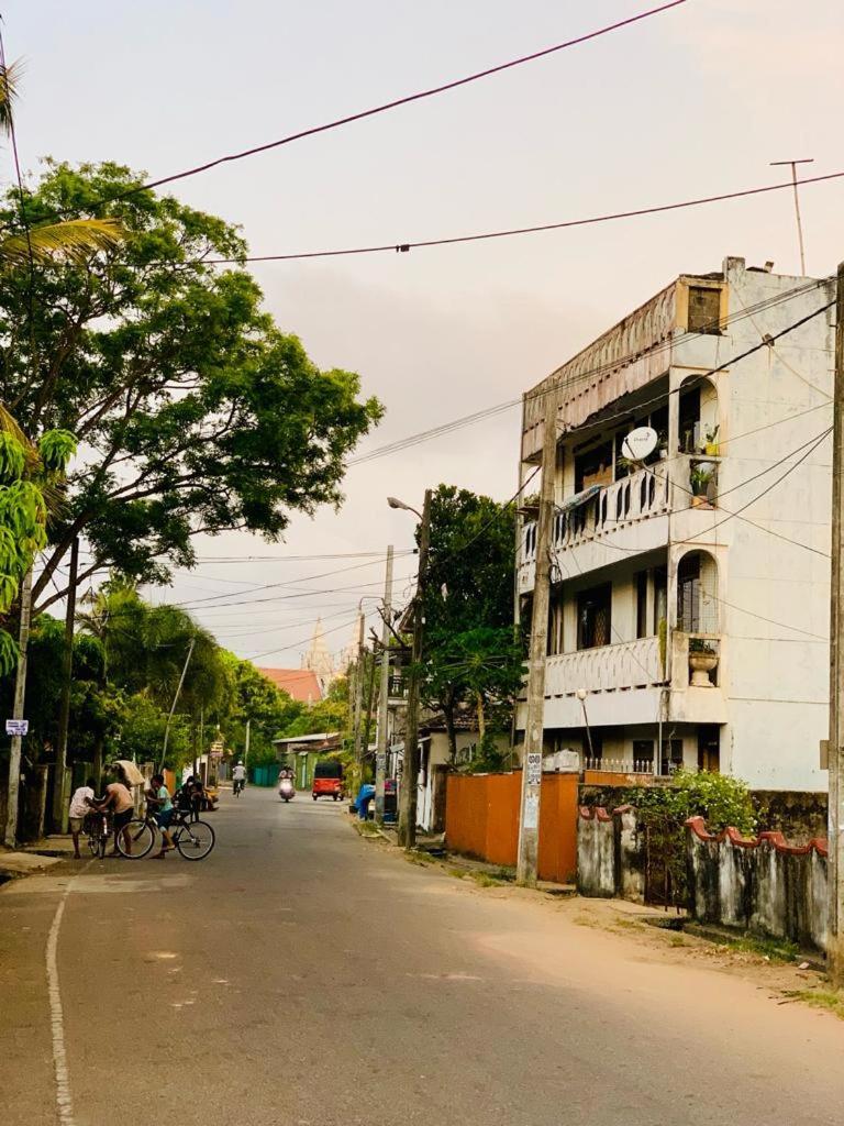 Lemon Stay Negombo Bagian luar foto